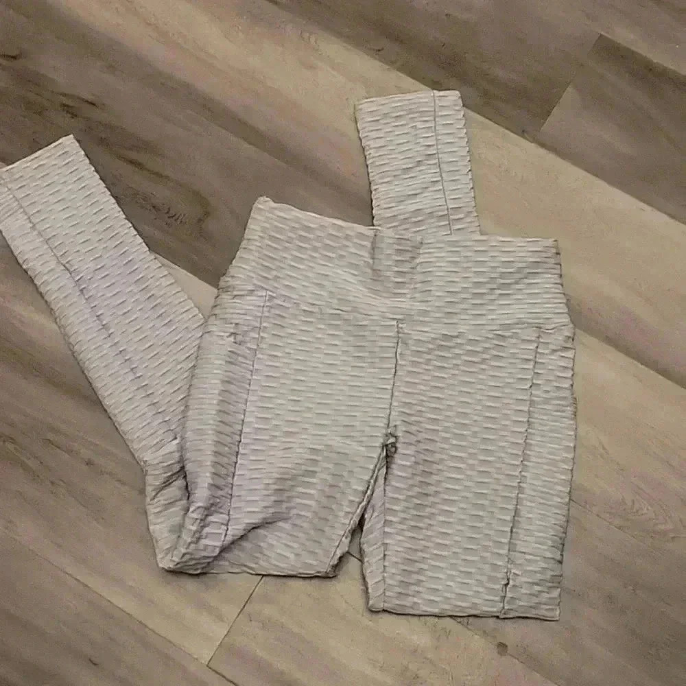 Bootie Lifting Leggings with Cell Phone Pockets NWT